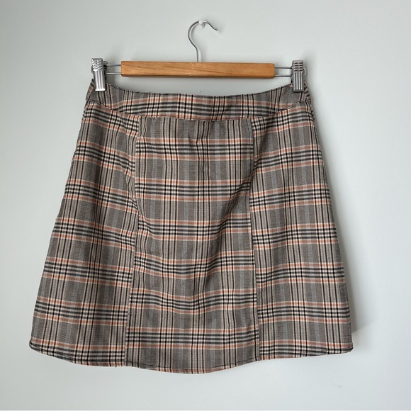 Urban Outfitters Plaid Mini Skirt - Picture 3 of 9